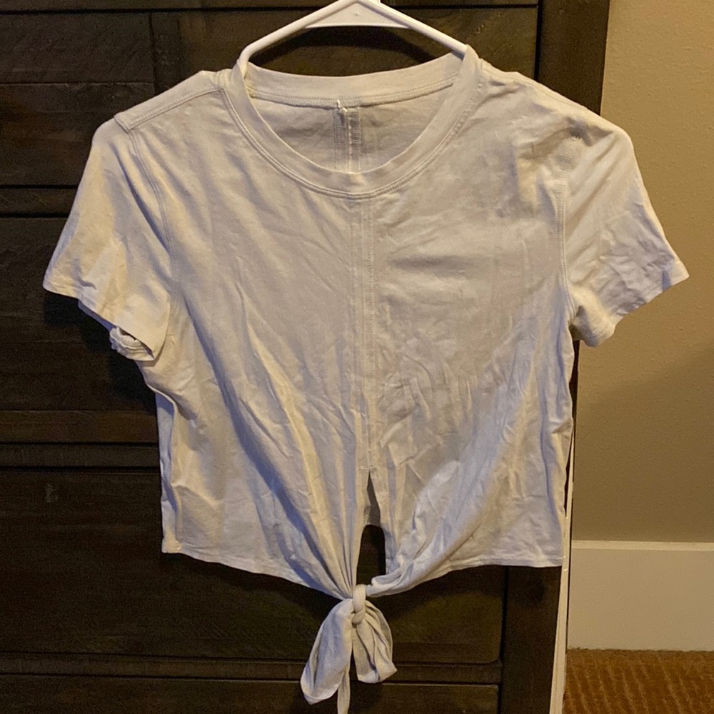 Front knotted cropped short sleeve